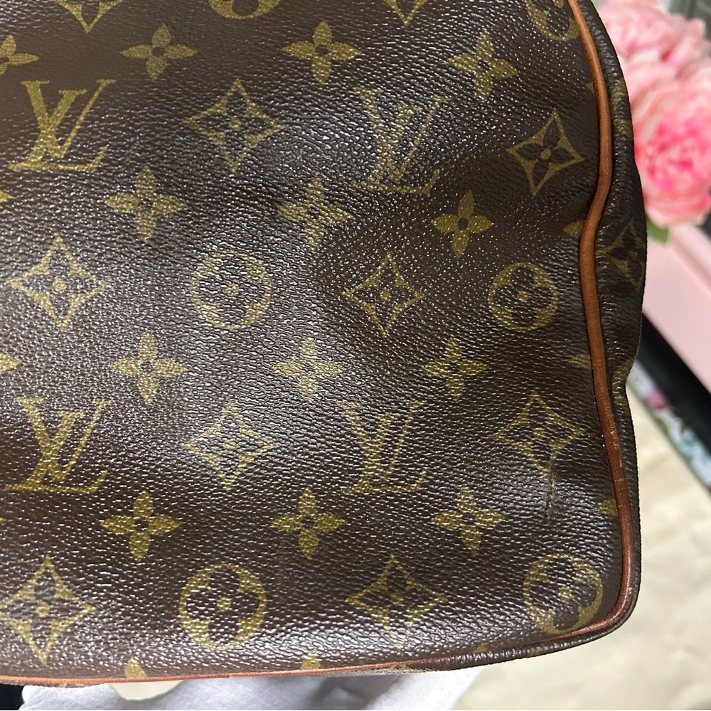 Authentic Louis Vuitton Speed 40 Monogram- Don’t Miss Out. - Picture 10 of 11